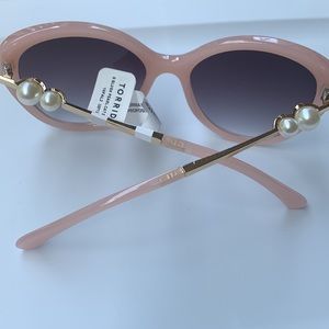 Torrid Blush Pearl Cat Eye sunglasses